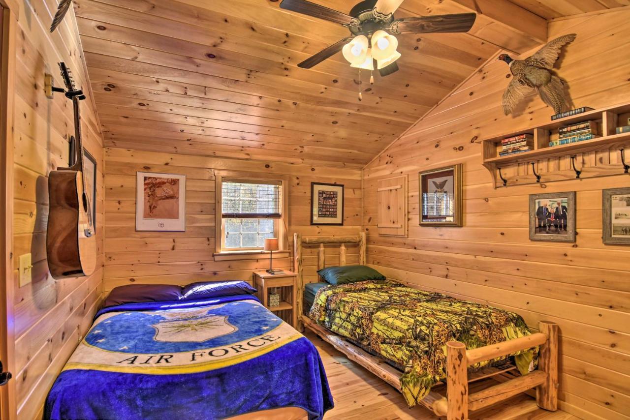 Pet-Friendly Cabin With Fire Pit And River Access! Parsons 외부 사진