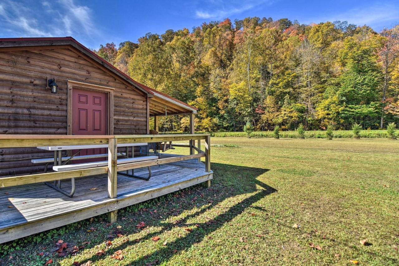 Pet-Friendly Cabin With Fire Pit And River Access! Parsons 외부 사진