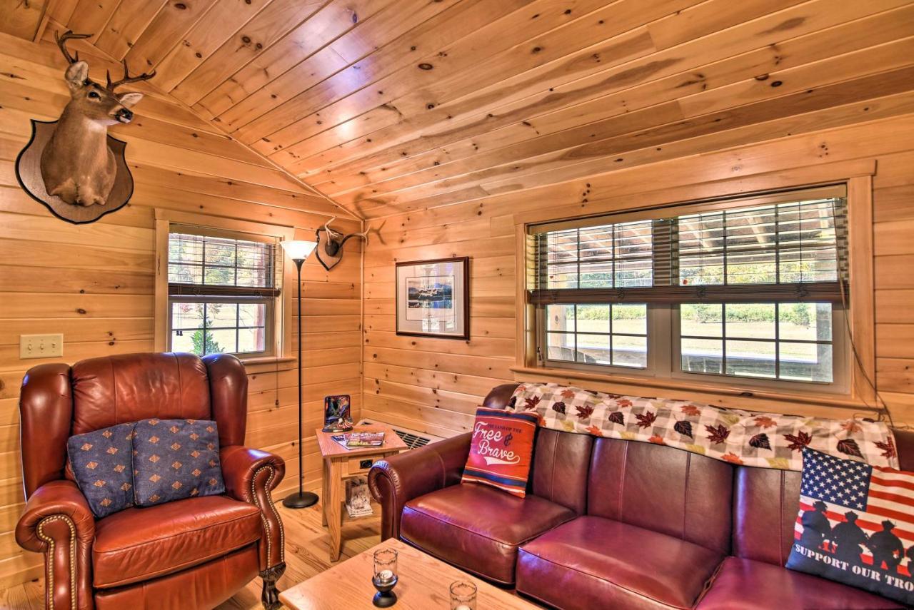 Pet-Friendly Cabin With Fire Pit And River Access! Parsons 외부 사진